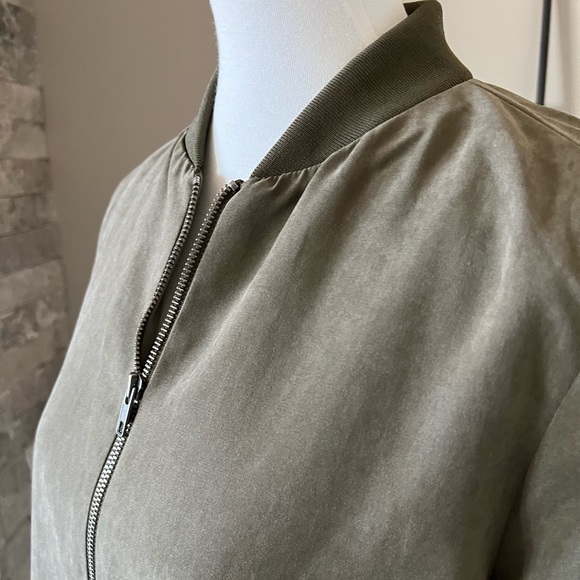 Never worn Long Bomber Jacket - Picture 4 of 8